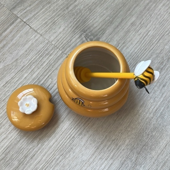 Honey Miel Beehive Honey Jar with Lid and Bee Dipper - Picture 4 of 8